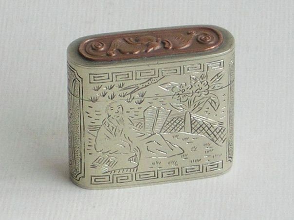 Silver-plated opium box with engraved scene and a bat – (2347)